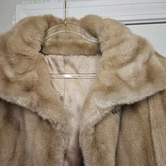 Vintage 60s Grandella tan heavy classic faux fur coat pockets satin lined sz 10 - Picture 8 of 16